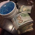 ओनलीफ़ैंस प्रोफ़ाइल चित्र addictive