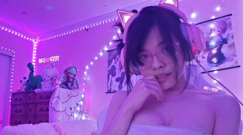 Image d'en-tête OnlyFans aki-kitty