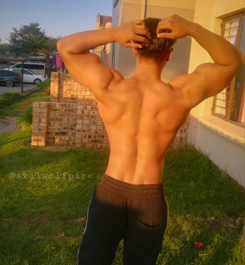 Снимка на заглавието на OnlyFans akilwolfpire