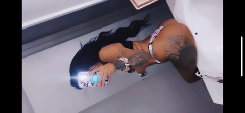 Снимка на заглавието на OnlyFans alenaaaxoxo