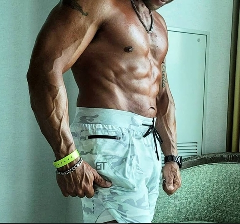 AlleenFans hoofdafbeelding alphahector1