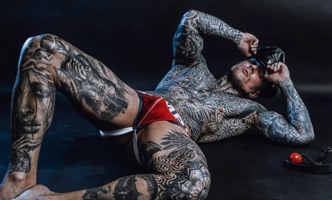 ओनलीफैंस हेडर चित्र andrewengland