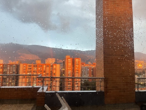 ओनलीफैंस हेडर चित्र angela_5_5