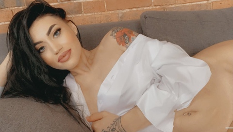 ओनलीफैंस हेडर चित्र antonia9523