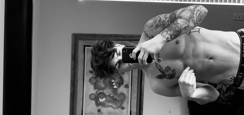 ओनलीफैंस हेडर चित्र austinglinka