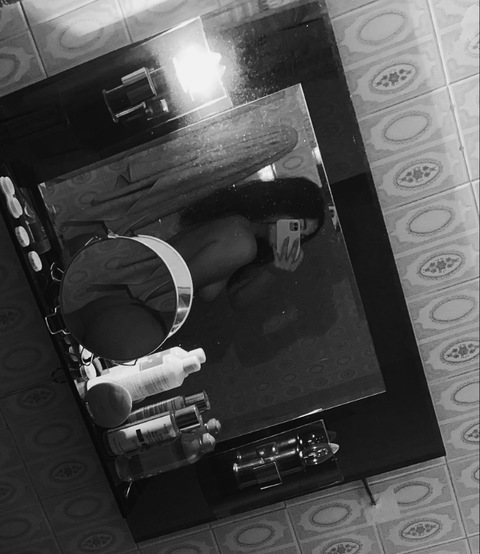 ओनलीफैंस हेडर चित्र babyannp