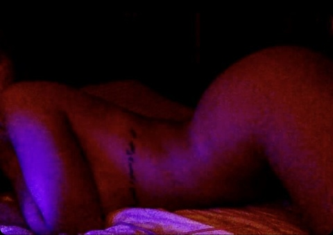 ओनलीफैंस हेडर चित्र babyfacebryn