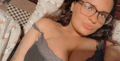 OnlyFans Titelbild baddie-with-no-daddy