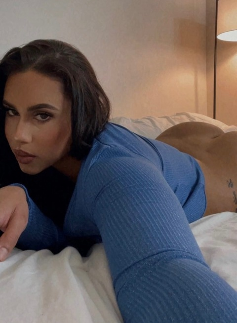 Image d'en-tête OnlyFans bellatatixo