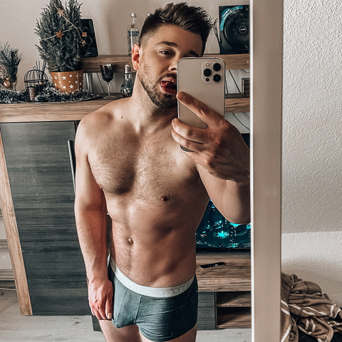Снимка на заглавието на OnlyFans bennyreschl
