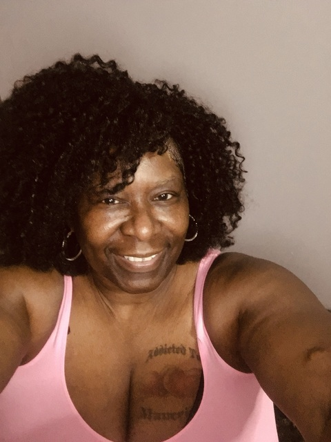 AlleenFans hoofdafbeelding bigbustyvanessa1