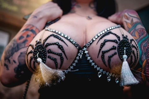 OnlyFansのヘッダー画像 bittersweetspell