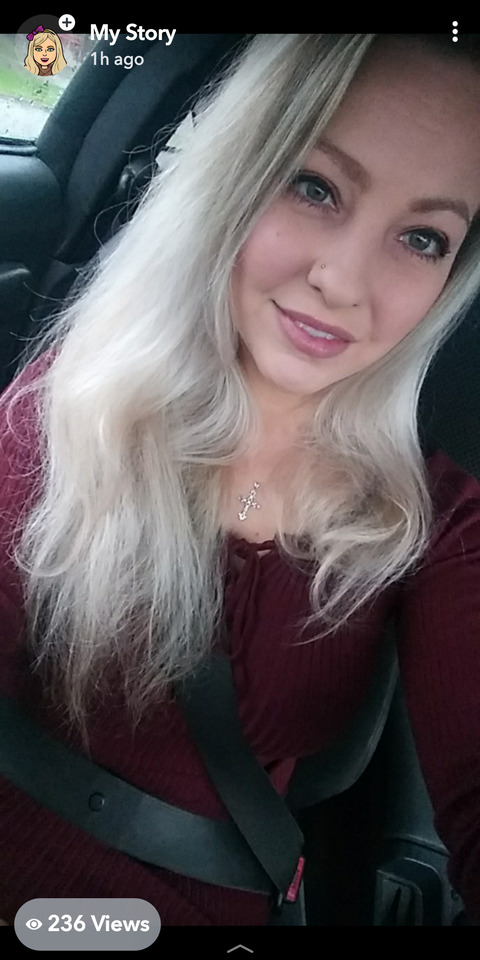 ओनलीफैंस हेडर चित्र blonde_honey22