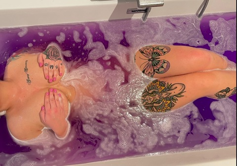 Image d'en-tête OnlyFans bootybarbiee