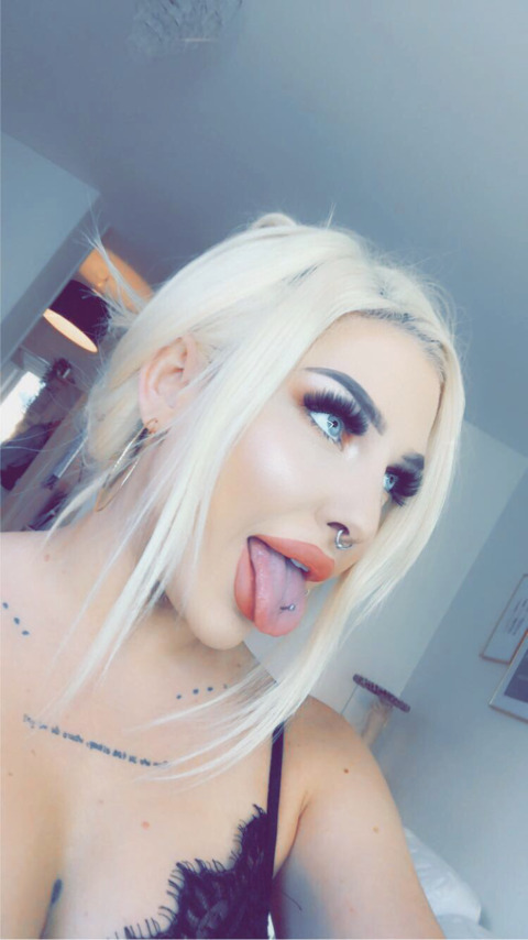 ओनलीफैंस हेडर चित्र borderlinas