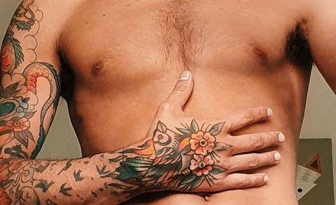 ओनलीफैंस हेडर चित्र borlly