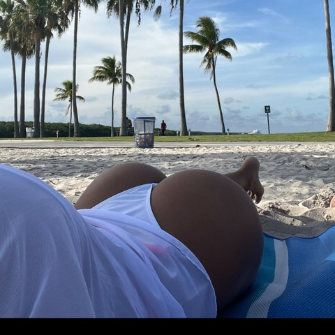 Imagen del encabezado de OnlyFans de breegxx