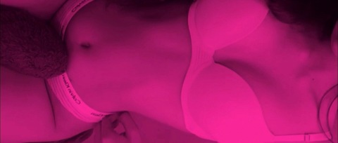 ओनलीफैंस हेडर चित्र caevelyn