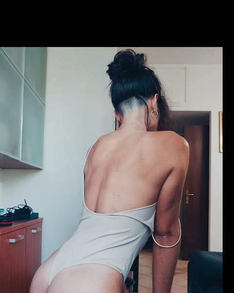 ओनलीफैंस हेडर चित्र caledoniax2