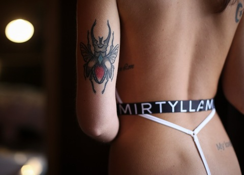 OnlyFans header picture capletonasja