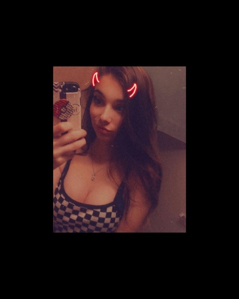 ओनलीफैंस हेडर चित्र chelseajb