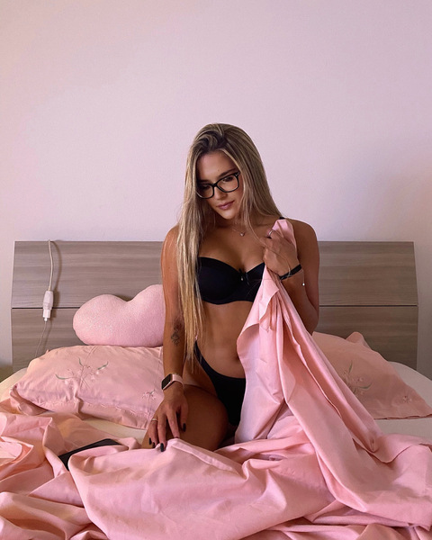 OnlyFans header picture chiaraargenti02