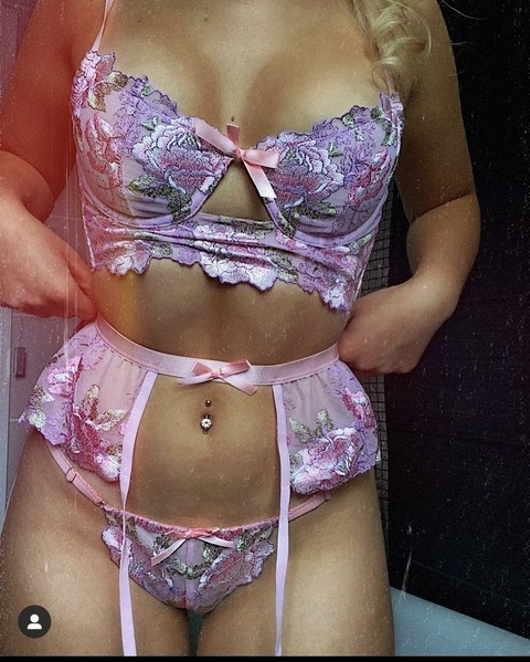 Gambar header OnlyFans chlo12345