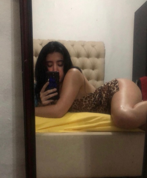 ओनलीफैंस हेडर चित्र comeseeaddy