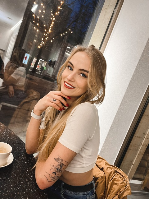 Image d'en-tête OnlyFans cresside