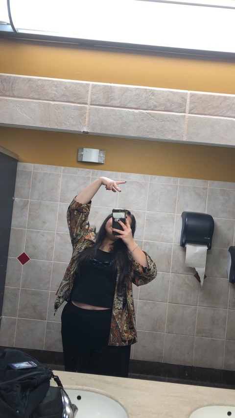 ओनलीफैंस हेडर चित्र cristinae