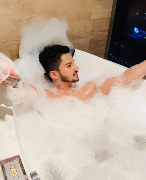 ओनलीफैंस हेडर चित्र danny-d