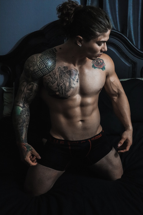 ओनलीफैंस हेडर चित्र danoruiseco