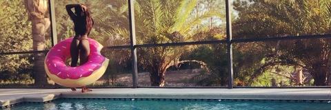 Imagen del encabezado de OnlyFans de degoddess