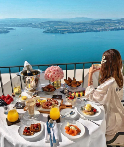 ओनलीफैंस हेडर चित्र domina_clara