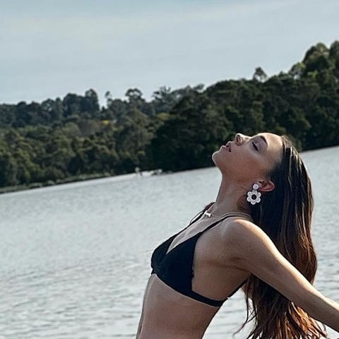 ओनलीफैंस हेडर चित्र elldesirable