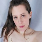 ओनलीफ़ैंस प्रोफ़ाइल चित्र ellynaomi