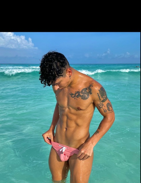 Image d'en-tête OnlyFans emilianovela