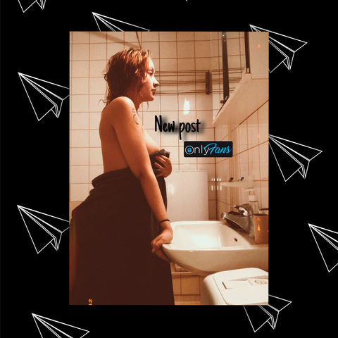 OnlyFansのヘッダー画像 emma12333