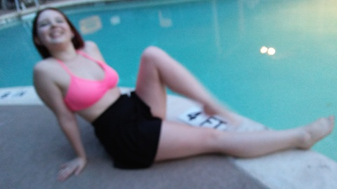 Снимка на заглавието на OnlyFans emmaraelittle