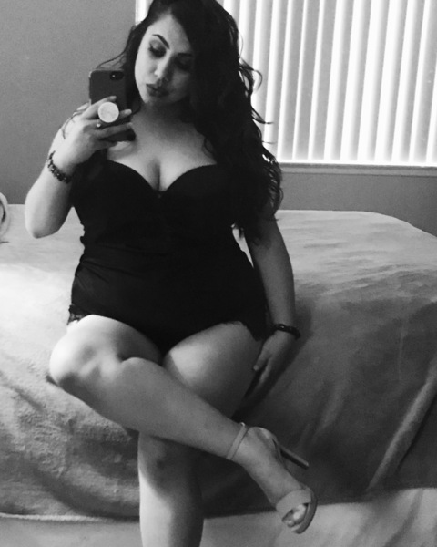 ओनलीफैंस हेडर चित्र esanesssa