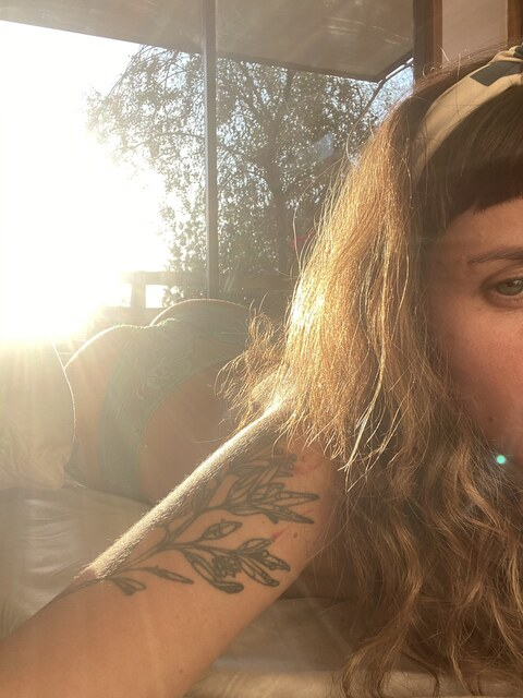 Imagen del encabezado de OnlyFans de estimadavecina