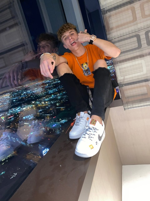 Image d'en-tête OnlyFans ethanseeksof