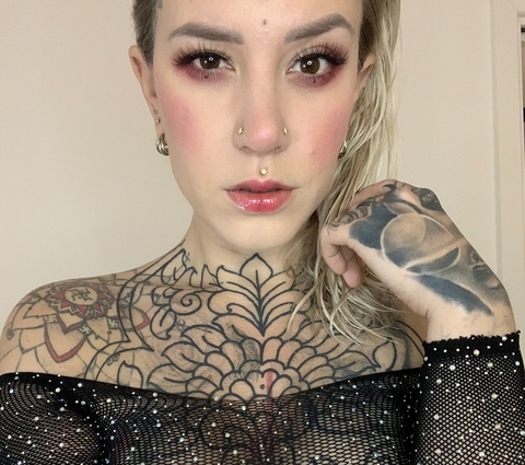 Imagen del encabezado de OnlyFans de feralwhitetrash