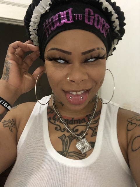 Снимка на заглавието на OnlyFans glaze_my_doughnutz