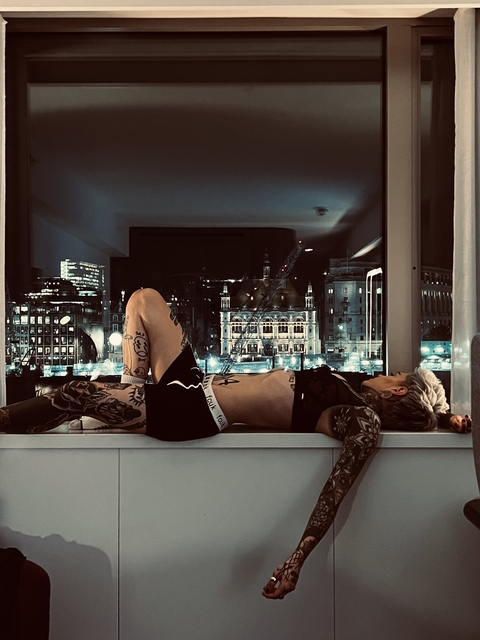 Image d'en-tête OnlyFans holly_inked