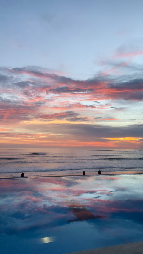 ओनलीफैंस हेडर चित्र holymolydamien