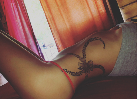 ओनलीफैंस हेडर चित्र hotshemale987