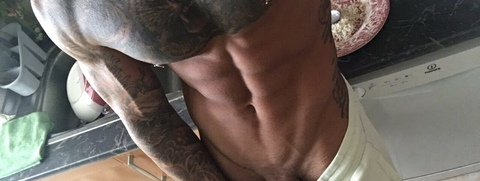 OnlyFansのヘッダー画像 imanolbrown