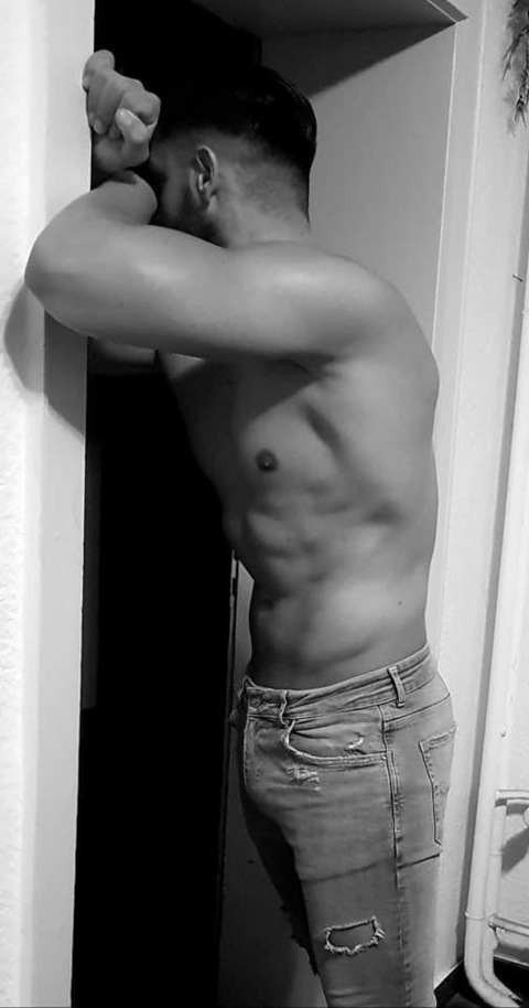 Immagine di intestazione OnlyFans ionelash