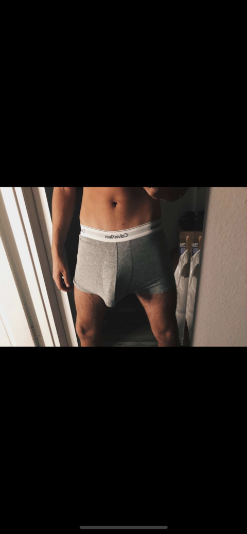 ओनलीफैंस हेडर चित्र itscodyandrew